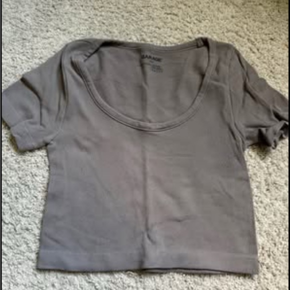 V-Neck Ribbed Crop Tops - Picture 3 of 5